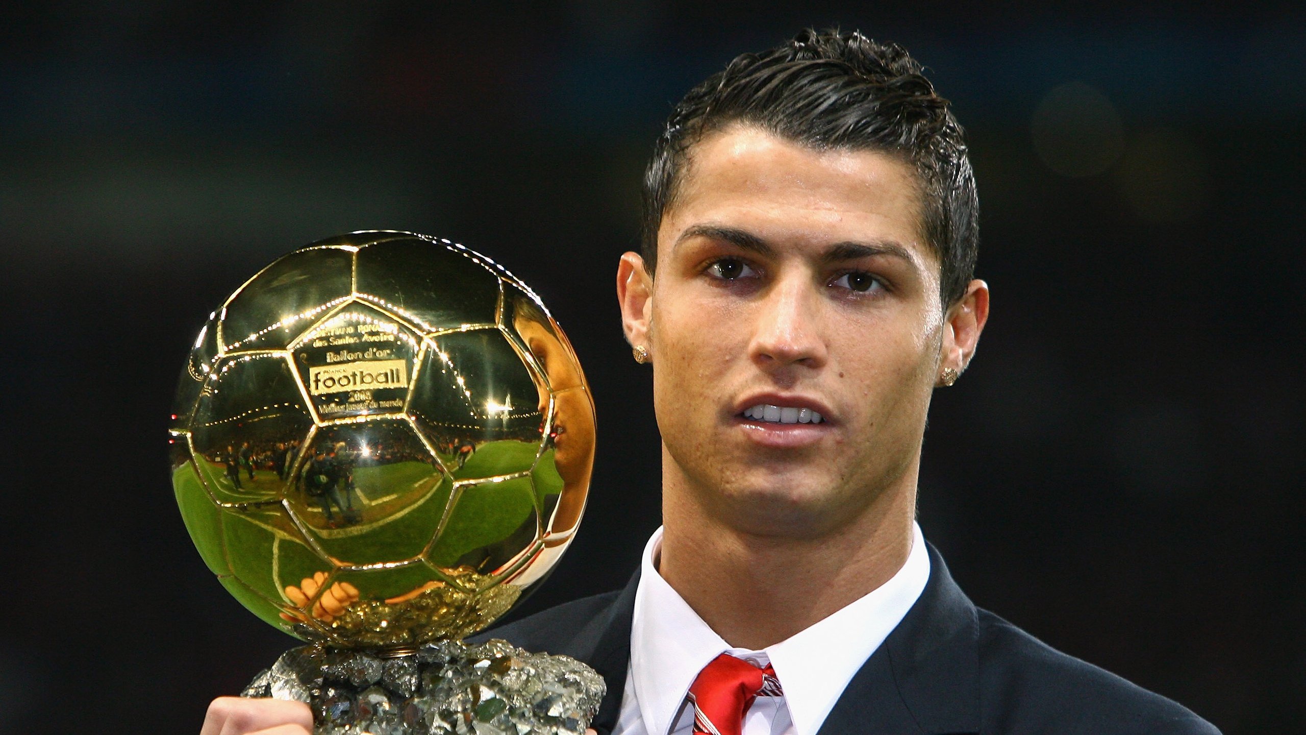 开云体育中国-福登,在政治与足球的夹缝中,踢一场没有观众的战争 第2张 开云体育中国-福登,在政治与足球的夹缝中,踢一场没有观众的战争 第2张