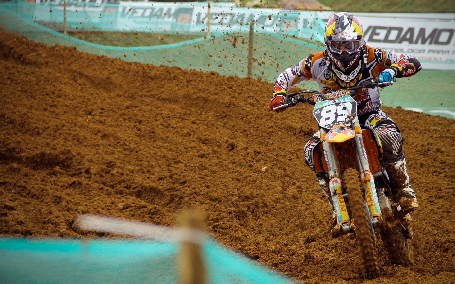 开云体育下载-孙兴慜爆发，巴拉圭全面压制勒沃库森，足球世界的错位与融合启示录